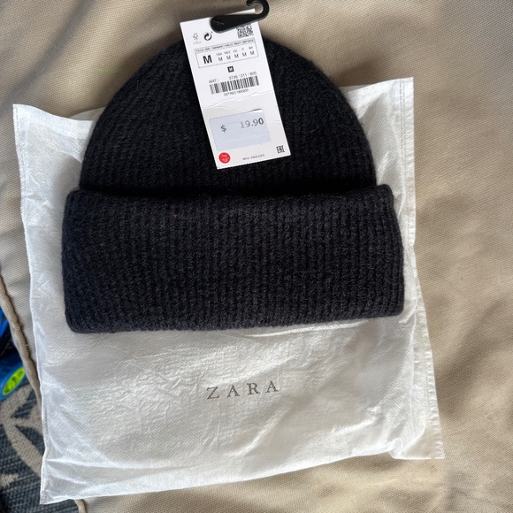 ZARA Black Knit Beanie Hat – Unisex – NWT - Picture 1 of 3